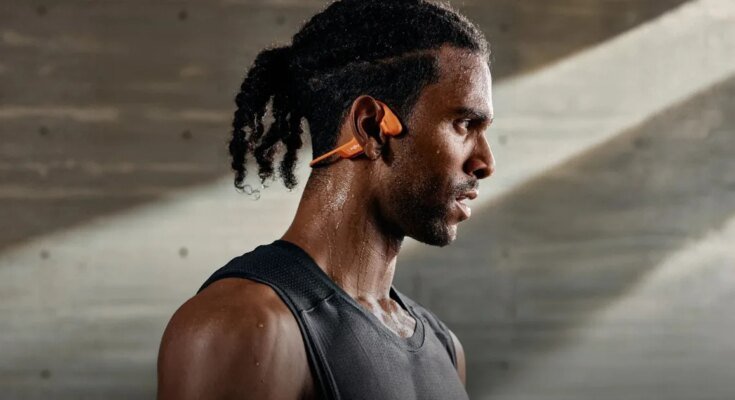 Shokz OpenRun Air 2 offers USB-C charging, 10 hours of battery life and an improved bone conduction design Shokz OpenRun Air 2 offers USB-C charging, 10 hours of battery life and an improved bone conduction design