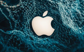 Apple sends new “threat alerts” about mercenary spyware attacks