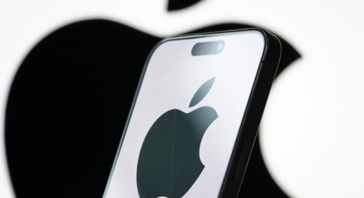 Apple in talks to pay publishers to Siri with current news: report