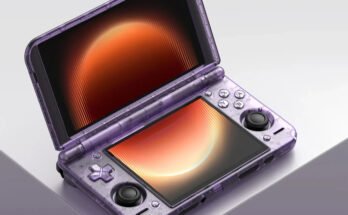 The Retroid Pocket Duo gets an Anbernic system with extra RAM and storage